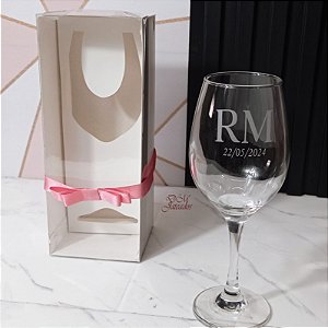Kit Individual -1 Caixa Branca com Visor + 1 Taça Barone Vinho Personalizada