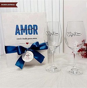 Caixa com 2 Taças Vidro Vinho Personalizadas Dia dos Namorados – Eu te amo
