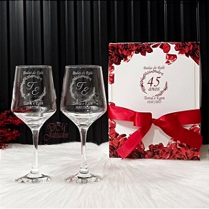Kit casal - Caixa branca + 2 Taças Brunello Vinho Personalizados