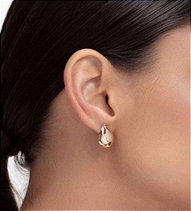 Brinco gota liso folheado a ouro 18K hipoalergênico