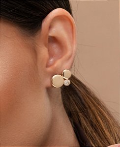 Brinco dois círculos chatos e um círculo cravejado zircônias redondo folheado a ouro 18K hipoalergênico