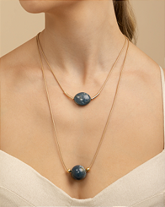 Colar médio duas voltas pedra sintética marrom folheado a ouro 18K hipoalergênico