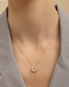 Colar delicado pingente Árvore da Vida com moldura de zircônias cravejadas folheado a ouro 18K hipoalergênico