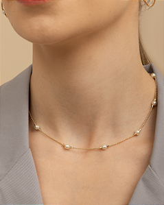 Colar pérolas espaçadas com corrente de bolinhas folheado a ouro 18K hipoalergênico