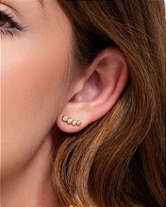Brinco ear cuff delicado 4 zircônias folheado a ouro 18K hipoalergênico