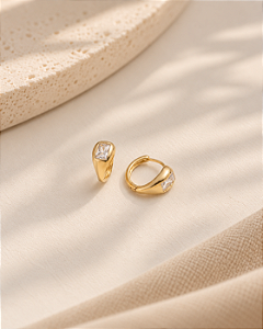 Brinco argola click zircônia retangular lapidação baguete folheado a ouro 18K hipoalergênico