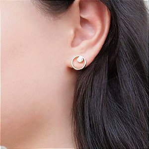 Brinco zircônia redondo vazado folheado a ouro 18K hipoalergênico