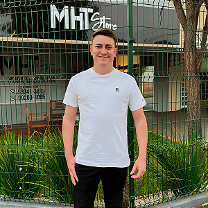 Camiseta Tommy Hilfiger Branco Monogram Bordado Imd Tee