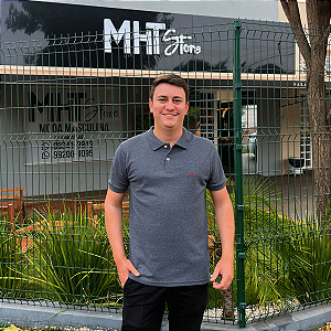 Polo Manhattan Jeans Preto Mescla Logo Clássico Bordado