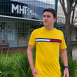 Camiseta Tommy Hilfiger Amarelo Flag