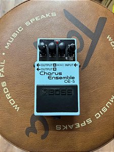 Pedal Boss chorus ensemble ce-5 impecável - usado