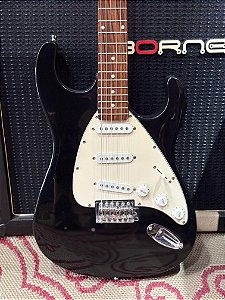 Guitarra Dolphin strato Preta - usada