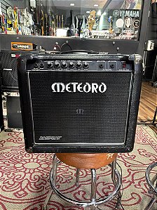 Amplificador Para Baixo Meteoro Space Bass Man 50w Com Reverb – Usado