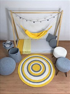 Tapete Infantil Crochê Cores Amarelo Branco e Cinza