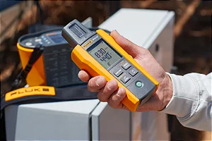 Kit de instrumentos solares profissionais SMFT-1000: Testador multifuncional fotovoltaico e traçador de curva I-V Fluke