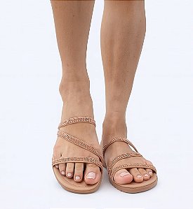 Rasteirinha Feminina Flat Nude com Pedrarias – Leveza, Conforto e Muito Brilho!
