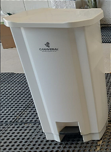 Lixeira com pedal 100 litros s/ rodas Tonk
