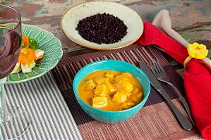 STROGONOFF DE FRANGO COM LEITE DE CASTANHAS