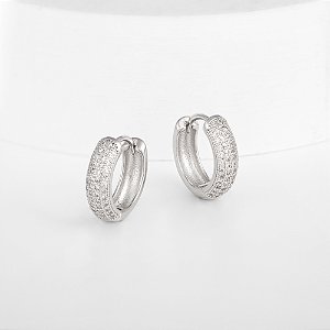 Argola Cravejada Incolor Banho de Ródio Branco