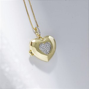 Colar Relicário Coração Zircônias Banho de Ouro 18k