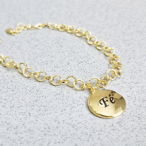 Pulseira Elos Detalhados Medalha Fé Banho de Ouro 18k