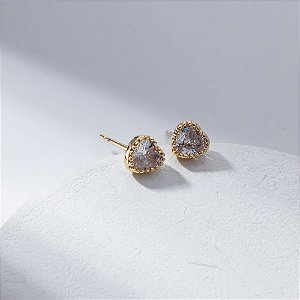 Brinco Pequeno Coração Ponto de Luz Banho de Ouro 18k