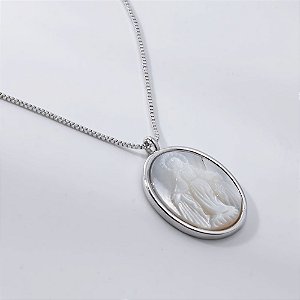 Colar Mira Oval Nossa Senhora das Graças Madrepérola Banho de Ródio Branco