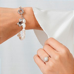 Pulseira Mira Pérolas Com Pingente Coração e Chave Banho de Ródio Branco