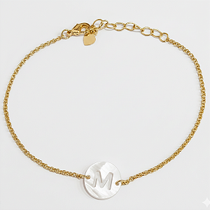 Pulseira de Elos com Inicial em Madrepérola no Banho de Ouro 18k
