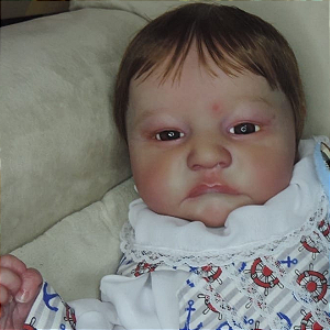 Bebê reborn kit Levi olhos abertos