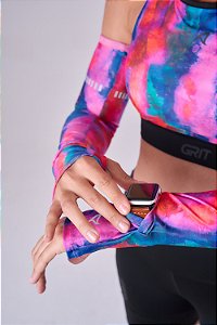 MANGUITO COAT DE COMPRESSAO C/ ABERTURA PARA RELOGIO E DEDEIRA ESTAMPA FESTIVAL