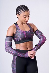 MANGUITO COAT DE COMPRESSAO C/ ABERTURA PARA RELOGIO E DEDEIRA ESTAMPA ELZA