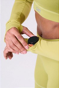 MANGUITO T. A. COAT COM ABERTURA PARA RELOGIO E DEDEIRA VERDE MUSGO
