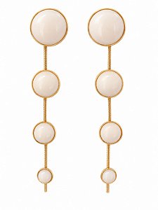 Brinco Esferas Esmaltadas Branco – Banho em Ouro Amarelo 18K