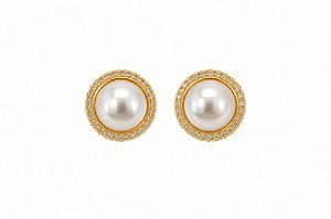 Brinco Redondo Cravejado com Pérola – Banho em Ouro Amarelo 18K