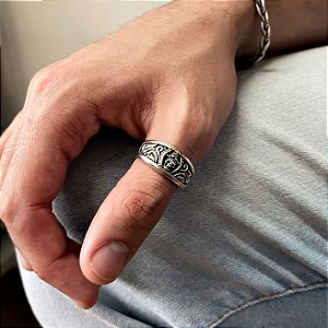 Anel Masculino Caveira Trabalhado em Prata 925