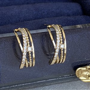 Brinco meia argola fios semijoia ouro