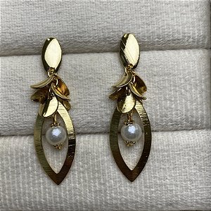 Brinco Pétalas com Pérola Semijoia Ouro