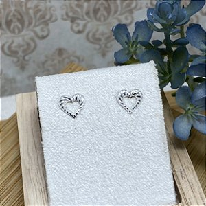 Brinco Coração Torcido Semijoia Prata