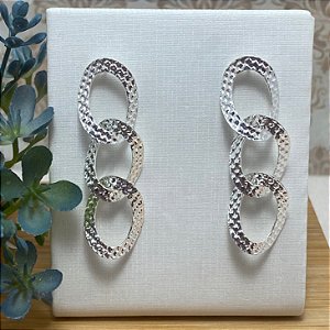 Brinco 3 Elos Martelados Semijoia Prata