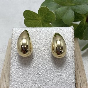 Brinco Vírgula M Semijoia Ouro