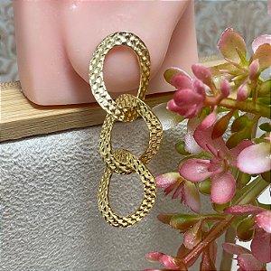 Brinco 3 Elos Martelados Semijoia Ouro