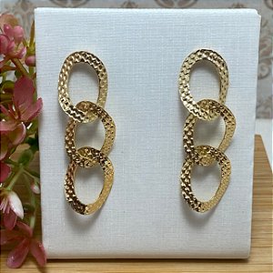 Brinco 3 Elos Martelados Semijoia Ouro