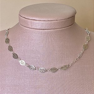 Colar Choker Folhinhas Semijoia Prata