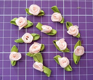 Flor de Rococó com folha Salmão