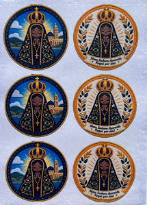 Medalha Nossa Senhora Aparecida Azul e Amarela "Coleção costurado a mão"