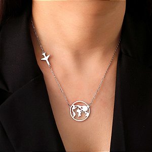 Colar Feminino Prateado Alma Viajante Globo Terrestre