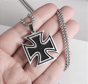 Colar Masculino Cruz de Ferro – Aço Inoxidável Premium Iron Cross