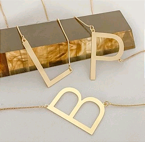 Colar Feminino + Pingente Letra