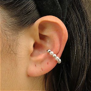 Piercing feminino de pérolas e esferas em ródio